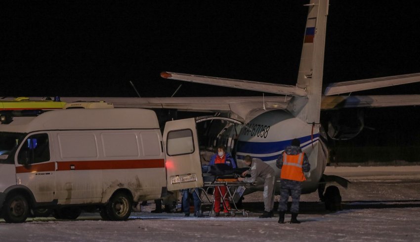 Архангельские врачи продолжают оказывать помощь пострадавшим в результате крушения самолета в НАО
