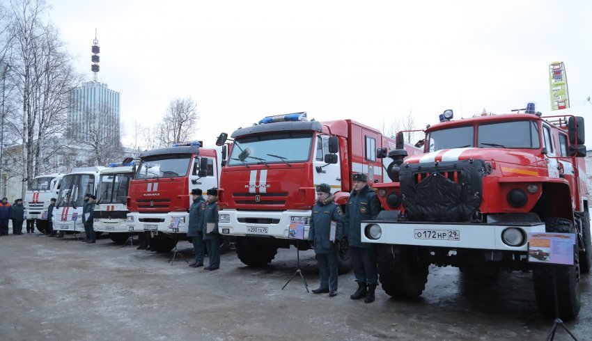 Спасателям и пожарным Архангельской области передали новую спецтехнику