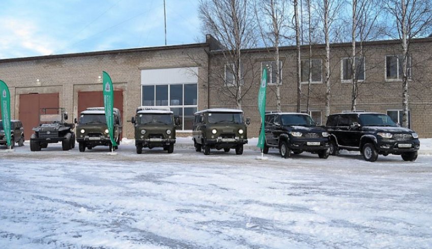 Новые автомобили поступили в лесничества Архангельской области.