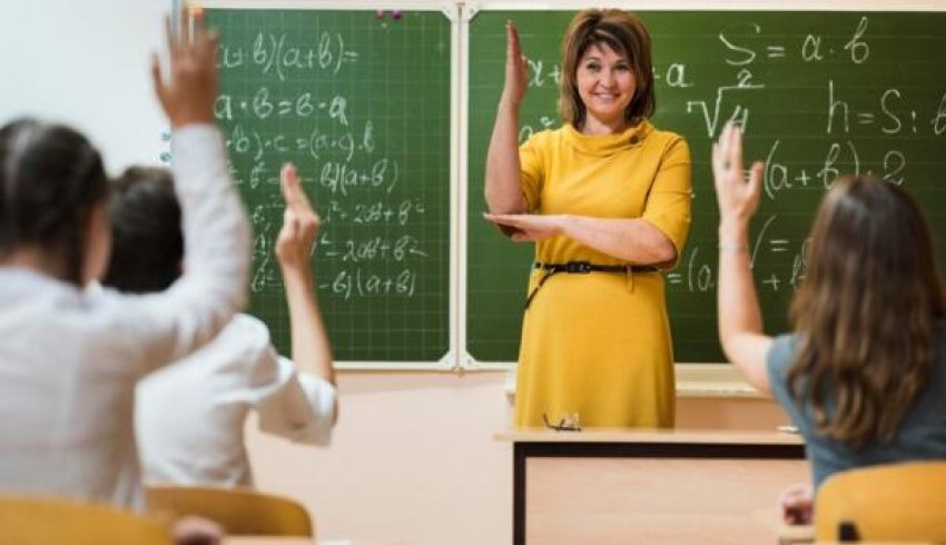 Учителям в Архангельсске дадут больше денег