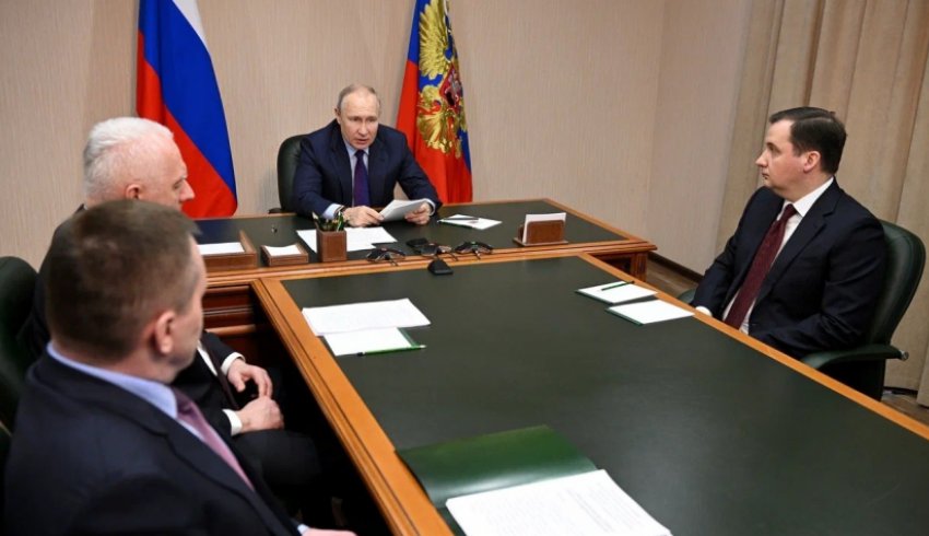Владимир Путин заявил о необходимости помочь предприятиям лесопромышленной отрасли
