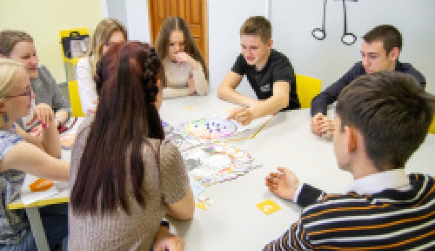 ДНК приглашает сотрудников САФУ и их детей на бесплатную профориентационную игру «Компас профессий»