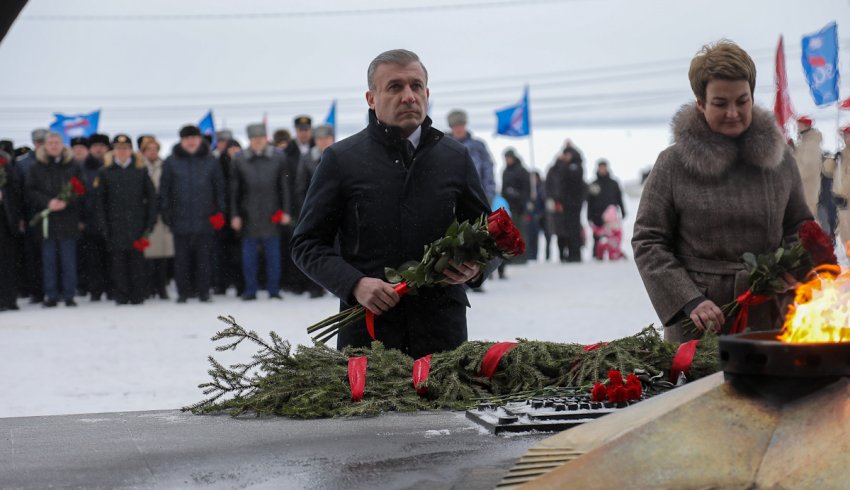 В Архангельске состоялась торжественная церемония возложения цветов, посвященная Дню защитника Отечества