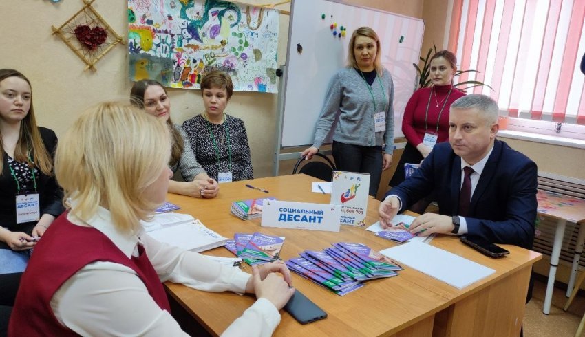 «Социальный десант» в Архангельске провел консультации для жителей округа Майская Горка