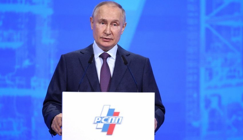 Владимир Путин: российская экономика начинает развиваться по новой модели