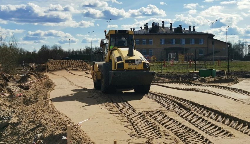 В Приморском районе началась реконструкция участка дороги к новому детскому саду в Лайском доке