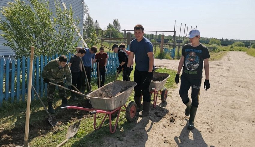 С начала года в Архангельской области трудоустроено более 3600 подростков