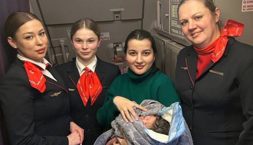 На рейсе Жуковский — Душанбе пассажирка самолета родила девочку