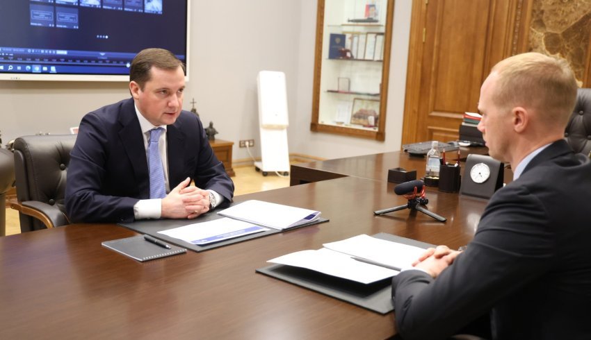 Александр Цыбульский провел рабочую встречу с руководителем Гострудинспекции региона Алексеем Хоробровым