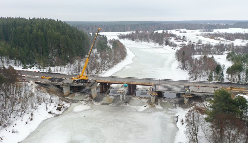 Ремонт моста через реку Кокшеньгу идет с опережением графика
