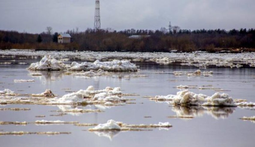 Ледоход на Северной Двине застрял в 430 километрах от Архангельска