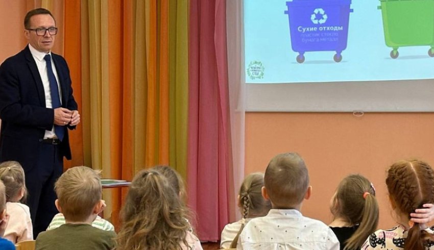 В образовательных учреждениях Архангельской области отметили День экологических знаний.
