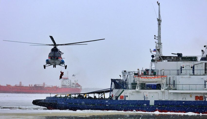 В Архангельске прошли показательные учения на ледоколе «Капитан Чадаев».