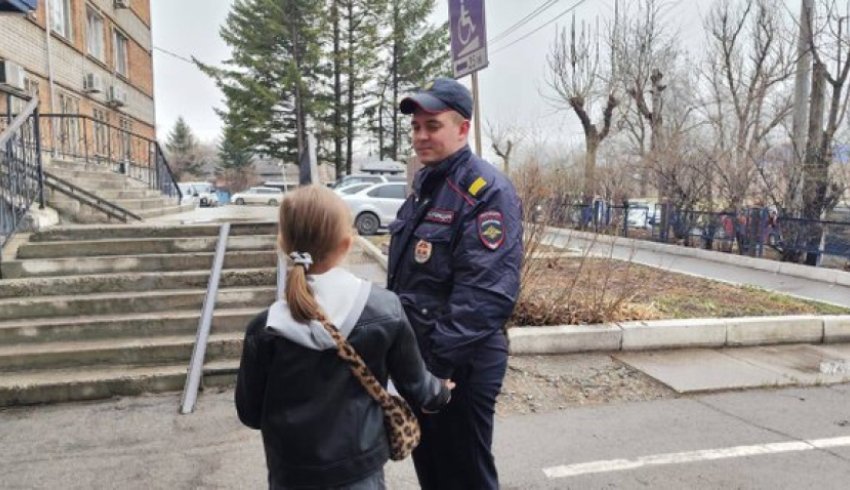 Девятилетняя девочка из Владивостока сбежала из дома в соседний город, испугавшись наказания за разбитую вазу