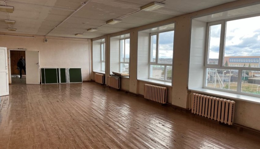 В здании Красноборской средней школы начался капитальный ремонт по президентской программе