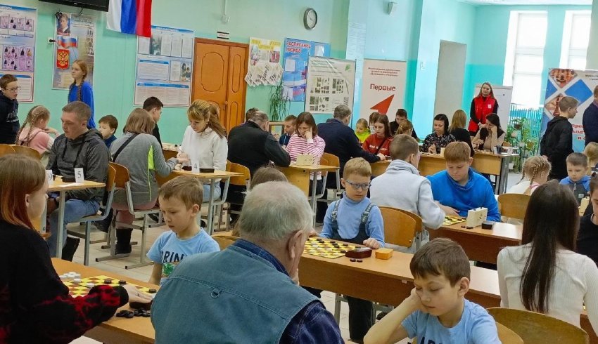 Районный фестиваль по русским шашкам «Шашечный марафон» среди семейных команд