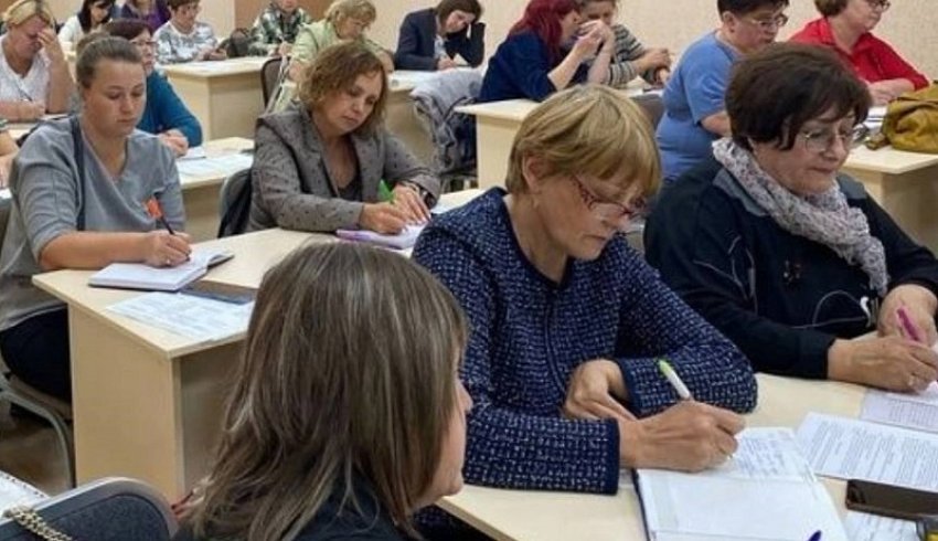 Школьные кураторы по профориентационной работы проходят специальное обучение в Поморье