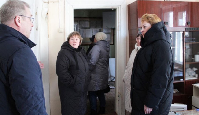 В Шенкурском округе с проверками на ФАПах побывали окружные депутаты.