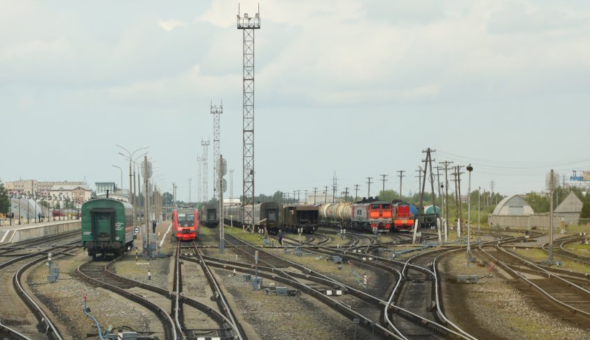 Двоим железнодорожникам Архангельской области объявлена благодарность Президента России