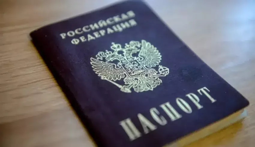 Полтора десятка подростков получили паспорта на День России в Поморье