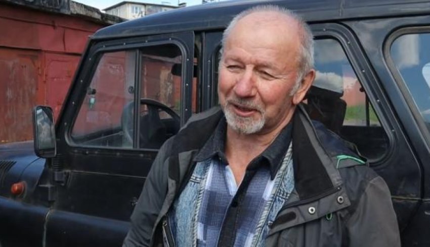 Новодвинский пенсионер передал личный УАЗик на СВО