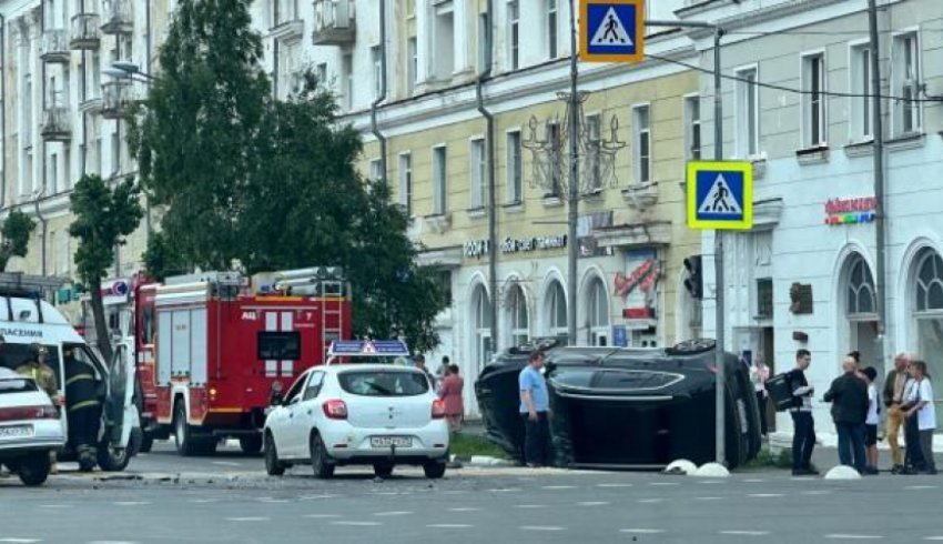 Жесткое ДТП с «перевертышем» произошло в центре Северодвинска: есть видеозапись