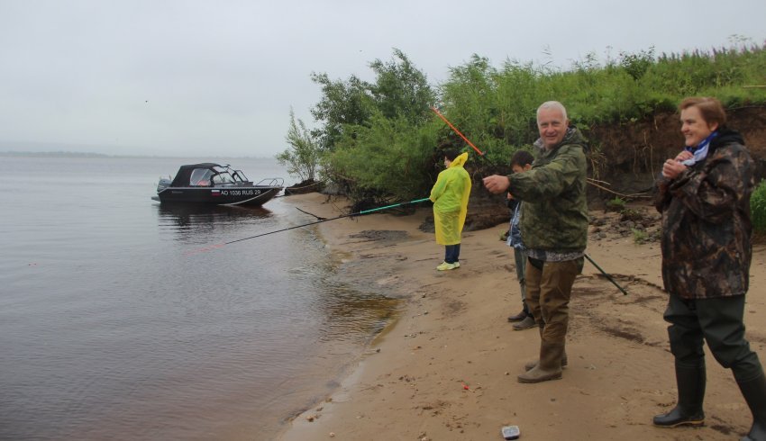 В Холмогорском округе на фестивале семейной рыбалки обсудили вопросы организации любительского рыболовства