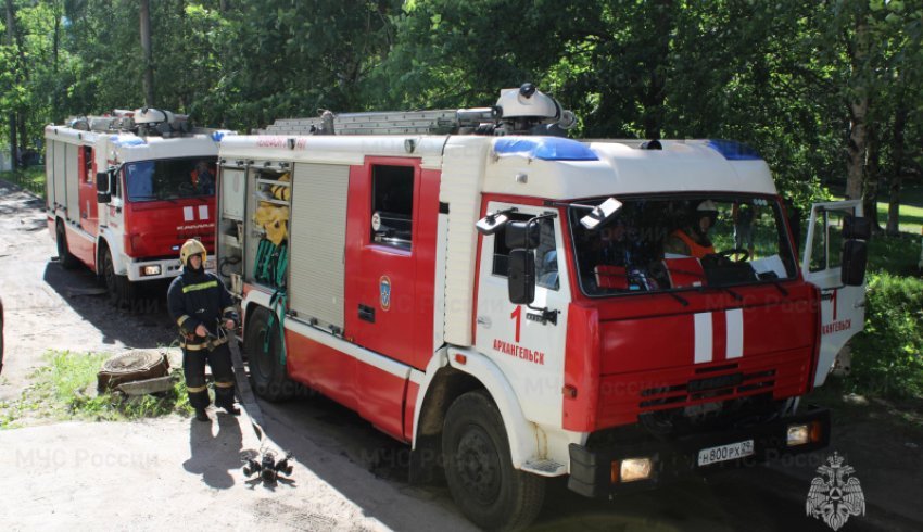 В центре Архангельска тушили условный пожар в поликлинике