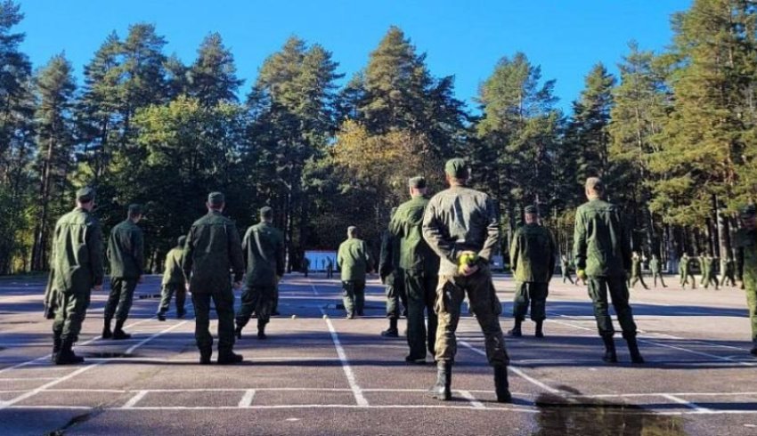 Северян приглашают заключить контракт на военную службу