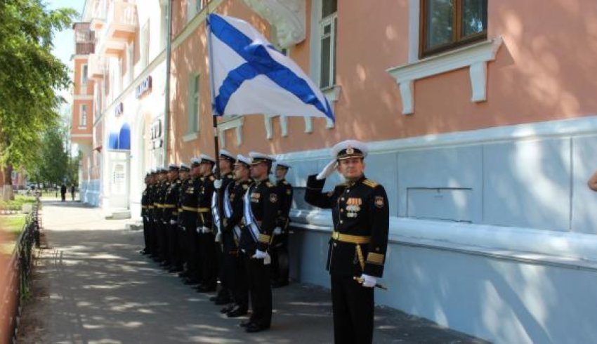 В Северодвинске открыли памятную доску вице-адмиралу Илье Хворостянову