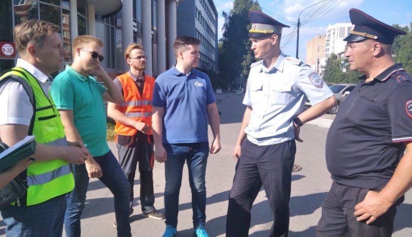 В Архангельске сотрудники минтранса и общественники проверили объекты дорожного ремонта