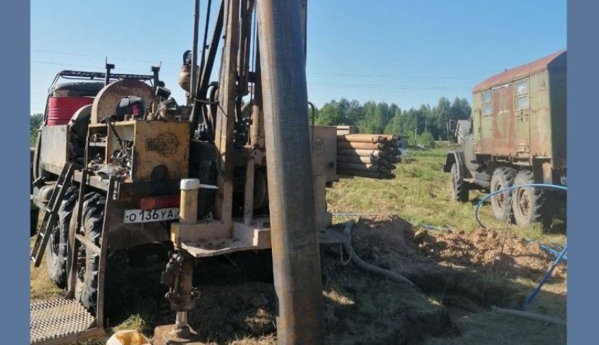 В Няндомском округе на площадке строительства объекта питьевого водоснабжения приступили к бурению скважины