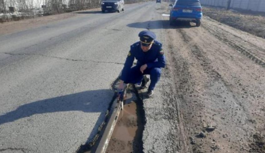 Архангельские дорожники влетели на штраф за разбитую трассу к поселку Талаги