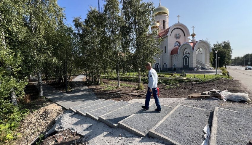 В Архангельске продолжается благоустройство набережной реки Соломбалки