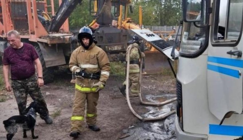 В Архангельской области горела производственная база: пожар ликвидирован