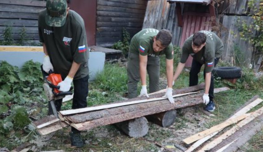 Команда Молодёжки Народного Фронта продолжает помогать семьям военнослужащих