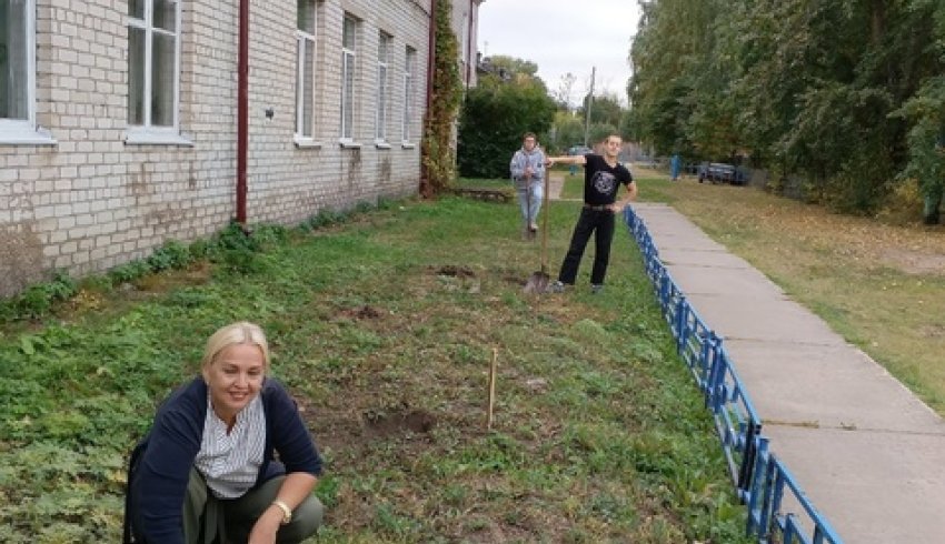 В ОИТ прошла акция по посадке деревьев