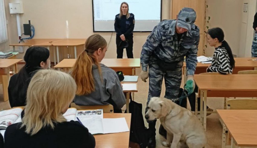 В Архангельске полицейские рассказали детям о вреде наркотиков