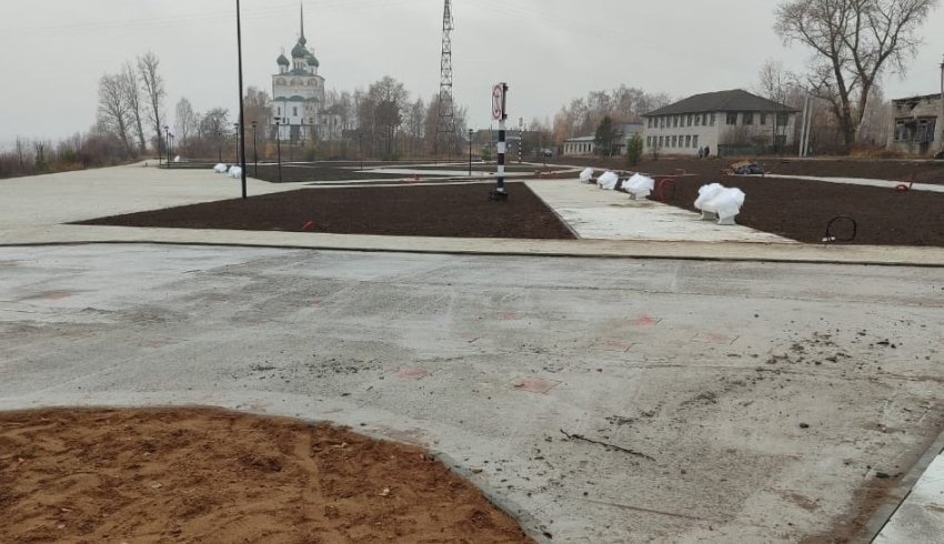 В Сольвычегодске продолжается благоустройство набережной имени Аники Строганова