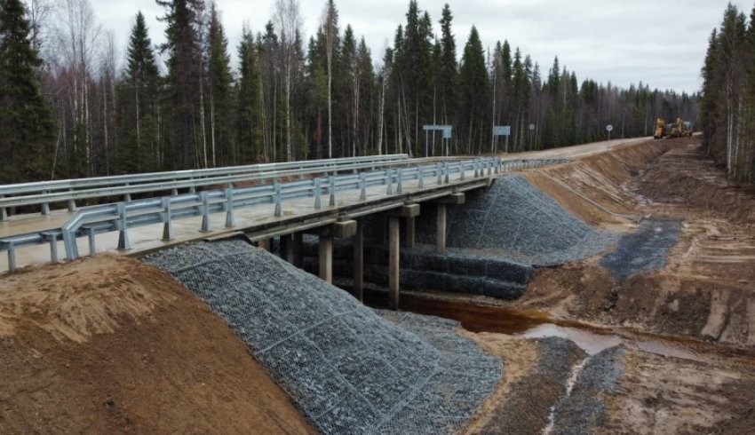 В Холмогорском округе завершен ремонт моста через реку Угзеньгу