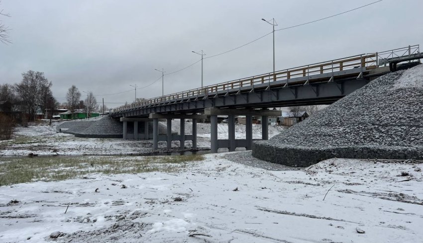 В Онежском районе на мосту через Вонгуду завершены работы по укреплению откосов