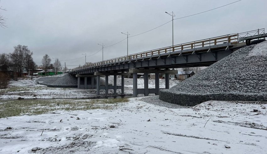 Завершились работы по укреплению откосов на мосту через реку Вонгуда в Онежском районе