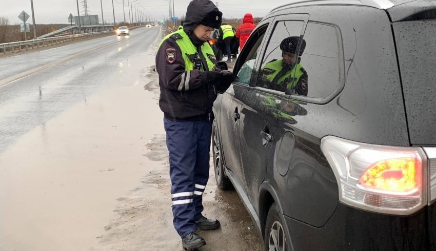 В Приморском округе региональный минтранс провел профилактическую акцию по выявлению нарушений в сфере перевозок