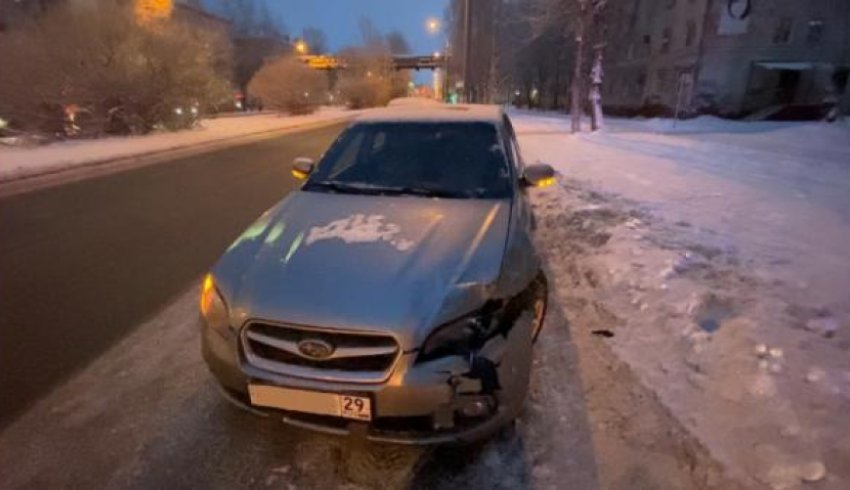 Видео: в центре Архангельска произошла массовая авария с участием четырех машин 