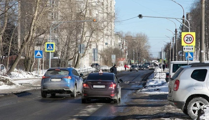 Госавтоинспекция напоминает: на нерегулируемом переходе водитель должен уступить дорогу пешеходу