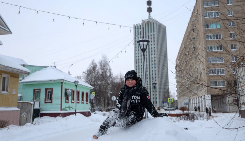 Увидеть настоящую русскую зиму: акция «Ёлка желаний» помогла исполнить мечту юного жителя Мелитополя  