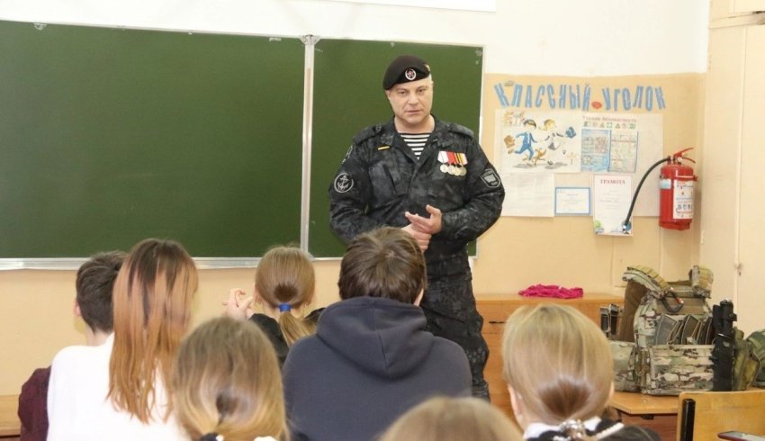 Урок мужества: школьникам Северодвинска рассказали о силе духа и защитниках Отечества