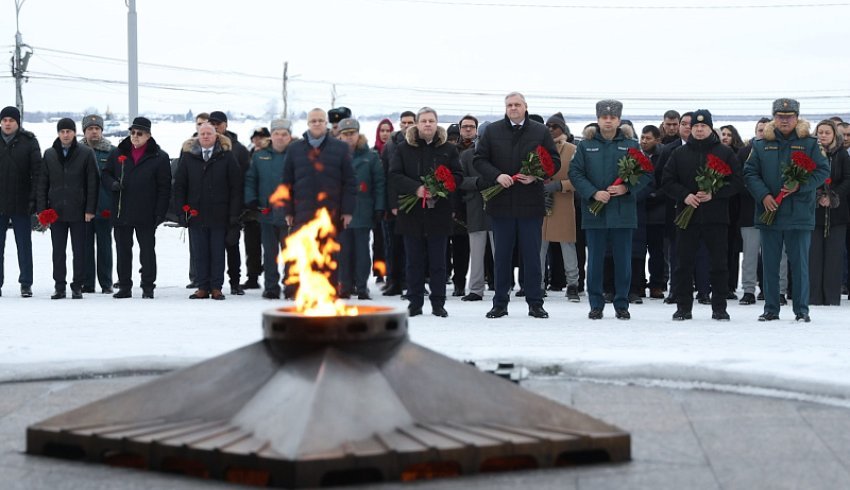 В Архангельске в рамках опытно-исследовательских учений «Безопасная Арктика – 2025» почтили память погибших воинов