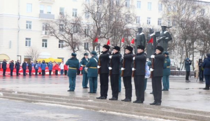 Марш юнармейцев и Знамя Победы: как в Архангельске прошел парад в честь 23 февраля