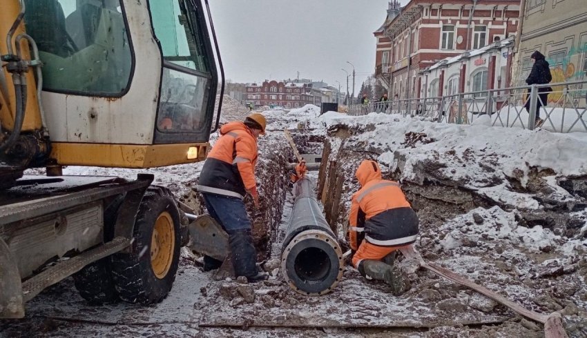 Реконструкция площади Профсоюзов в Архангельске: осталось переложить 50 метров сетей водоснабжения